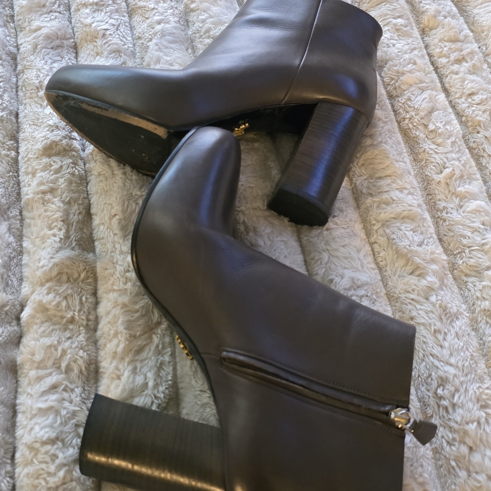 Prada Authentic Black Leather High Block Wood Grain Heel Ankle Booties - Picture 15 of 15